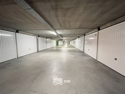 Franslaan garage 1082 - Gesloten garagebox in de Franslaan - Centraal gelegen op niveau -1 van het garagecomplex - Personenlift aanwezig - Volle eigen...