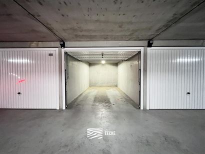 Franslaan garage 1082 - Gesloten garagebox in de Franslaan - Centraal gelegen op niveau -1 van het garagecomplex - Personenlift aanwezig - Volle eigen...