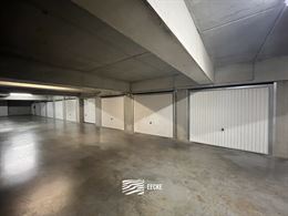 Sea Port G10 - Gesloten garagebox - Gelegen op niveau -1 van het garagecomplex - Autolift aanwezig - Volle eigendom - Licht en stopcontact aanwezig - ...