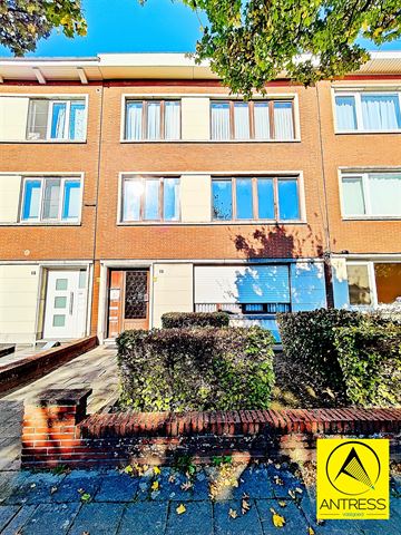 Foto 22 : Opbrengsteigendom te 2610 WILRIJK (België) - Prijs € 650.000