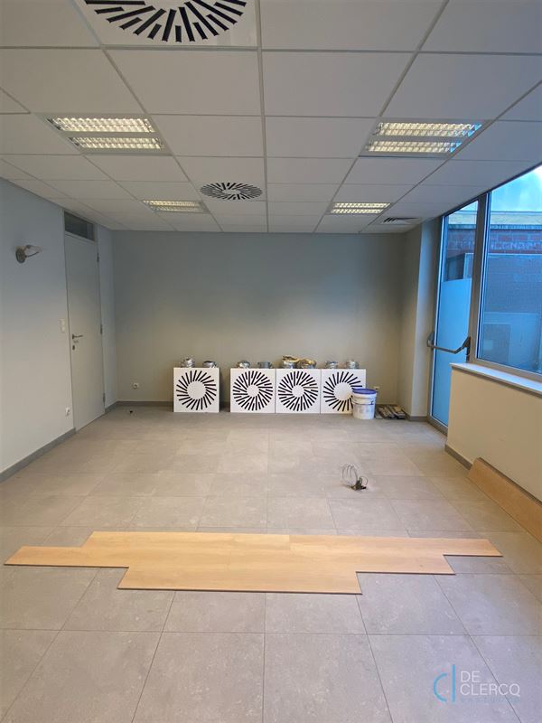 Foto 11 : Burelen te 9080 LOCHRISTI (België) - Prijs € 2.500