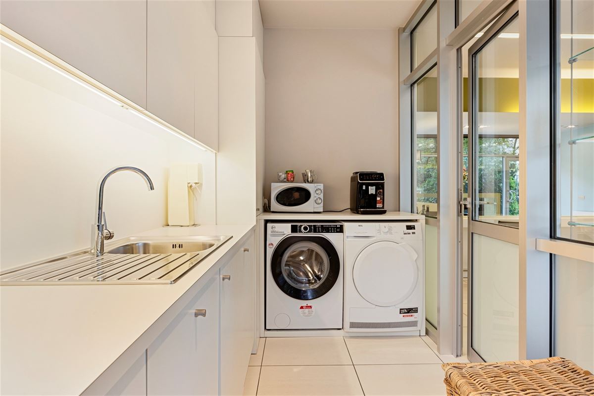 Foto 11 : commercieel gelijkvloers te 2600 BERCHEM (België) - Prijs € 1.950