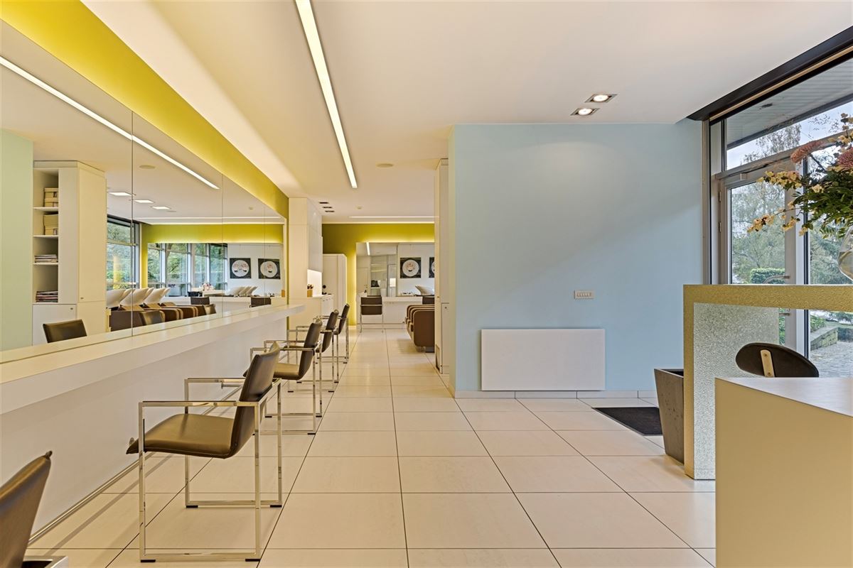 Foto 2 : commercieel gelijkvloers te 2600 BERCHEM (België) - Prijs € 1.950