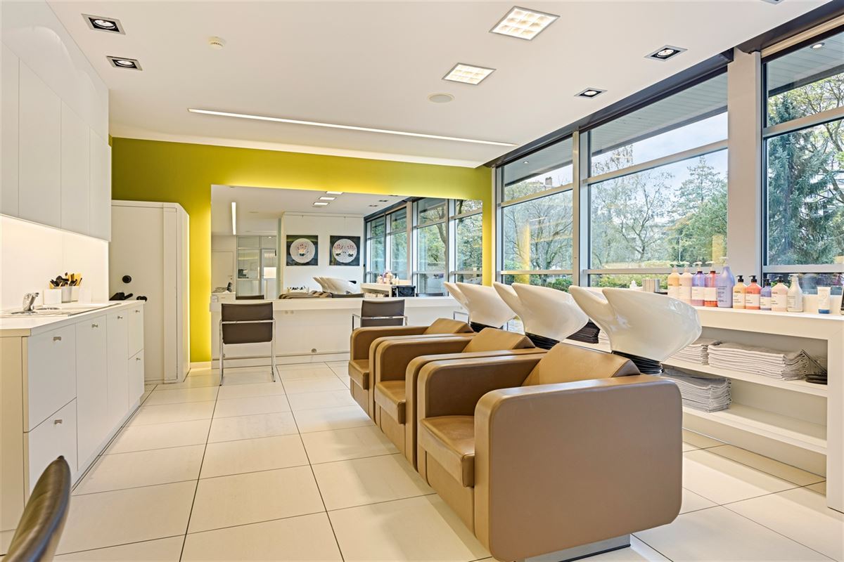 Foto 6 : commercieel gelijkvloers te 2600 BERCHEM (België) - Prijs € 1.950