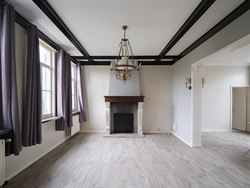 Zowel Waarschoot als Zomergem is op enkele minuten rijden. Winkels en vrije tijd zijn dus vlakbij.

Met een totale perceelsoppervlakte van 4.394 m²...