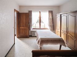 Droom je van een woning in landelijke stijl op een unieke locatie? Op de grens met Hansbeke, in Bellem wacht deze ruime woning op een nieuwe invulling...