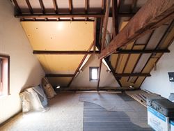 Op zoek naar een woning met ruimte én mogelijkheden? Deze op te frissen woning in het landelijke Baaigem, centraal tussen Merelbeke & Gavere, heeft a...