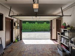 Op zoek naar een woning met ruimte én mogelijkheden? Deze op te frissen woning in het landelijke Baaigem, centraal tussen Merelbeke & Gavere, heeft a...