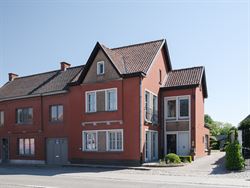 Op zoek naar een woning met ruimte én mogelijkheden? Deze op te frissen woning in het landelijke Baaigem, centraal tussen Merelbeke & Gavere, heeft a...