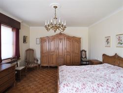Op zoek naar een woning met ruimte én mogelijkheden? Deze op te frissen woning in het landelijke Baaigem, centraal tussen Merelbeke & Gavere, heeft a...