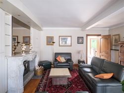 Op zoek naar een woning met ruimte én mogelijkheden? Deze op te frissen woning in het landelijke Baaigem, centraal tussen Merelbeke & Gavere, heeft a...