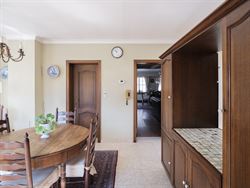 Op zoek naar een woning met ruimte én mogelijkheden? Deze op te frissen woning in het landelijke Baaigem, centraal tussen Merelbeke & Gavere, heeft a...