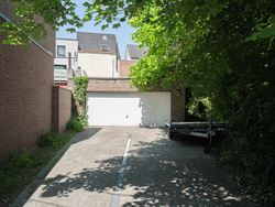 Oostakker: een charmante deelgemeente van Gent. Hier geniet je van een rustige, groene omgeving met een dorps karakter én een vlotte verbinding naar ...
