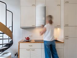 Welkom in deze charmante woning in de autoloze Noordstraat: een straat met eeuwen geschiedenis, waar elk huis een verhaal fluistert. 
Deze woning maa...