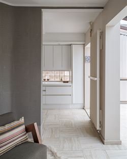 In het hart van Assenede is deze uitzonderlijke thuis het resultaat van een bijzondere samenwerking tussen twee Oost-Vlaamse grootmeesters: architect ...