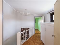 In het hart van Assenede is deze uitzonderlijke thuis het resultaat van een bijzondere samenwerking tussen twee Oost-Vlaamse grootmeesters: architect ...