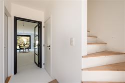 Welkom in deze gloednieuwe woning (2025), gelegen in een rustige, groene omgeving op de grens van Wondelgem en Mariakerke. Hier woon je centraal, met ...