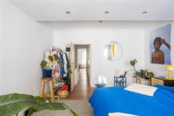In het hart van het bruisende Prinsenhof wacht deze charmante woning vol karakter op jou. Hier woon je in een oase van rust, verscholen in een van de ...