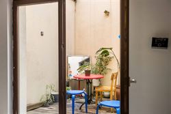 In het hart van het bruisende Prinsenhof wacht deze charmante woning vol karakter op jou. Hier woon je in een oase van rust, verscholen in een van de ...