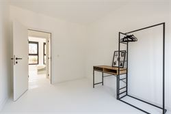 Welkom in deze gloednieuwe woning (2025), gelegen in een rustige, groene omgeving op de grens van Wondelgem en Mariakerke. Hier woon je centraal, met ...