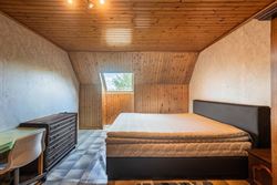 Landelijke woning in Waarschoot op slechts enkele minuten met de auto van de gezellige dorpskern en op een vijftal minuten van Zomergem.
Het ruime pe...