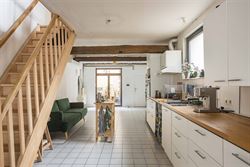 In het hart van het bruisende Prinsenhof wacht deze charmante woning vol karakter op jou. Hier woon je in een oase van rust, verscholen in een van de ...