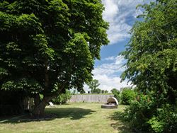 Welkom in het hart van de Vlaamse Ardennen, waar natuur, rust en ruimte elkaar ontmoeten. Deze karaktervolle woning op Boigneberg 1 in Maarkedal ligt ...