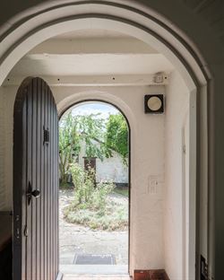 Welkom in het hart van de Vlaamse Ardennen, waar natuur, rust en ruimte elkaar ontmoeten. Deze karaktervolle woning op Boigneberg 1 in Maarkedal ligt ...