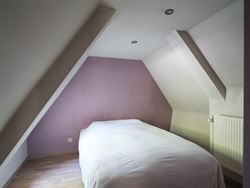 Welkom in het hart van de Vlaamse Ardennen, waar natuur, rust en ruimte elkaar ontmoeten. Deze karaktervolle woning op Boigneberg 1 in Maarkedal ligt ...