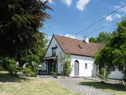 Welkom in het hart van de Vlaamse Ardennen, waar natuur, rust en ruimte elkaar ontmoeten. Deze karaktervolle woning op Boigneberg 1 in Maarkedal ligt ...