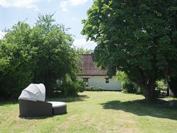 Welkom in het hart van de Vlaamse Ardennen, waar natuur, rust en ruimte elkaar ontmoeten. Deze karaktervolle woning op Boigneberg 1 in Maarkedal ligt ...