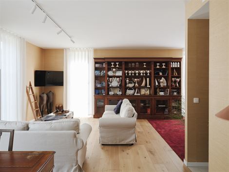 Geniet van het comfort van nieuwbouw, de rust van een privétuin en de charme van de dorpskern, allemaal in één appartement.
In de dorpskern van Ba...