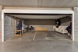 Slechts een boogscheut verwijderd van Gent-Zuid en het bruisende centrum van Merelbeke, met vlotte verbindingen naar alle belangrijke invalswegen. 
O...