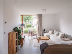 Deze recent gebouwde BEN-woning (E-peil ≤ 20) combineert hedendaagse architectuur met een topafwerking en een energiezuinig karakter. Gelegen op de ...