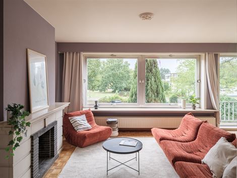 In een groene, rustige buurt van Sint-Amandsberg vind je dit bijzonder appartement met ruimte voor persoonlijke touch, dat uitblinkt door zijn luchtig...