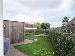 Deze recent gebouwde BEN-woning (E-peil ≤ 20) combineert hedendaagse architectuur met een topafwerking en een energiezuinig karakter. Gelegen op de ...