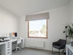 Deze recent gebouwde BEN-woning (E-peil ≤ 20) combineert hedendaagse architectuur met een topafwerking en een energiezuinig karakter. Gelegen op de ...