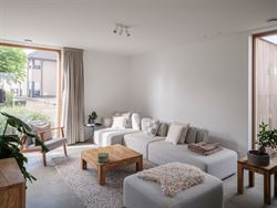 Deze recent gebouwde BEN-woning (E-peil ≤ 20) combineert hedendaagse architectuur met een topafwerking en een energiezuinig karakter. Gelegen op de ...