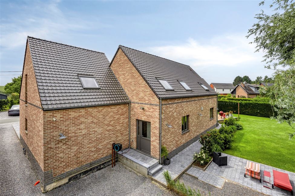 Exceptionnelle propriété, 2 logements, 7 chambres ! 