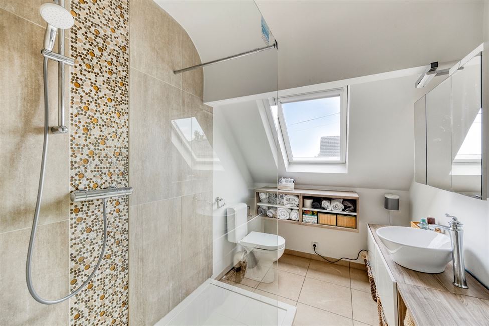 Exceptionnelle propriété, 2 logements, 7 chambres ! 