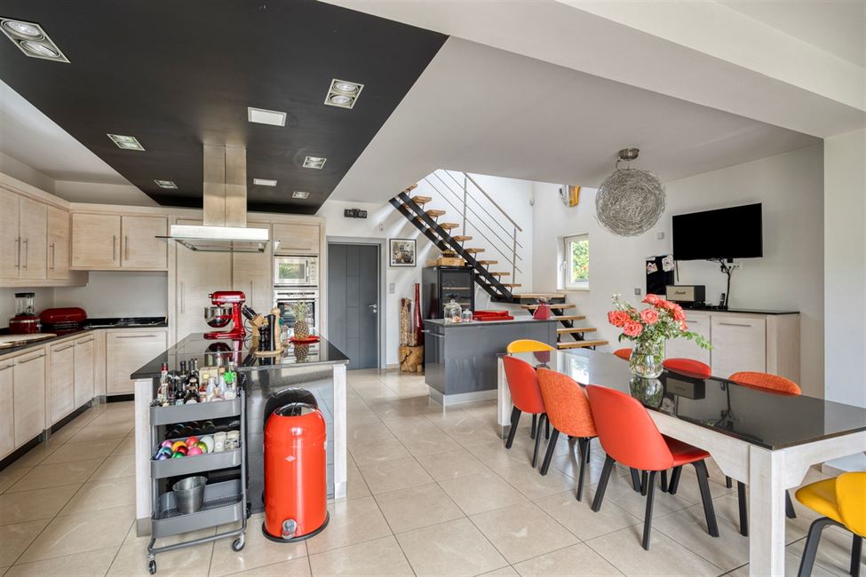Exceptionnelle propriété, 2 logements, 7 chambres ! 