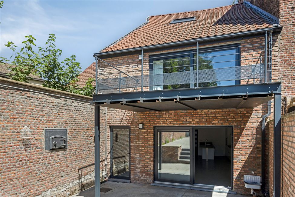 Immeuble entièrement remis à neuf, 2 entités !