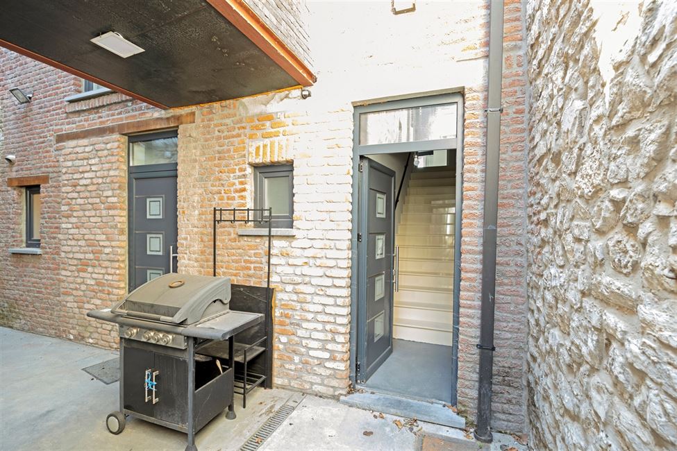 Immeuble entièrement remis à neuf, 2 entités !