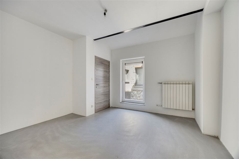 Immeuble entièrement remis à neuf, 2 entités !