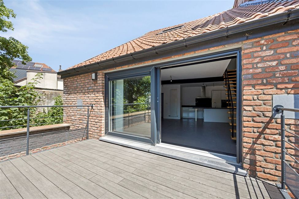 Immeuble entièrement remis à neuf, 2 entités !