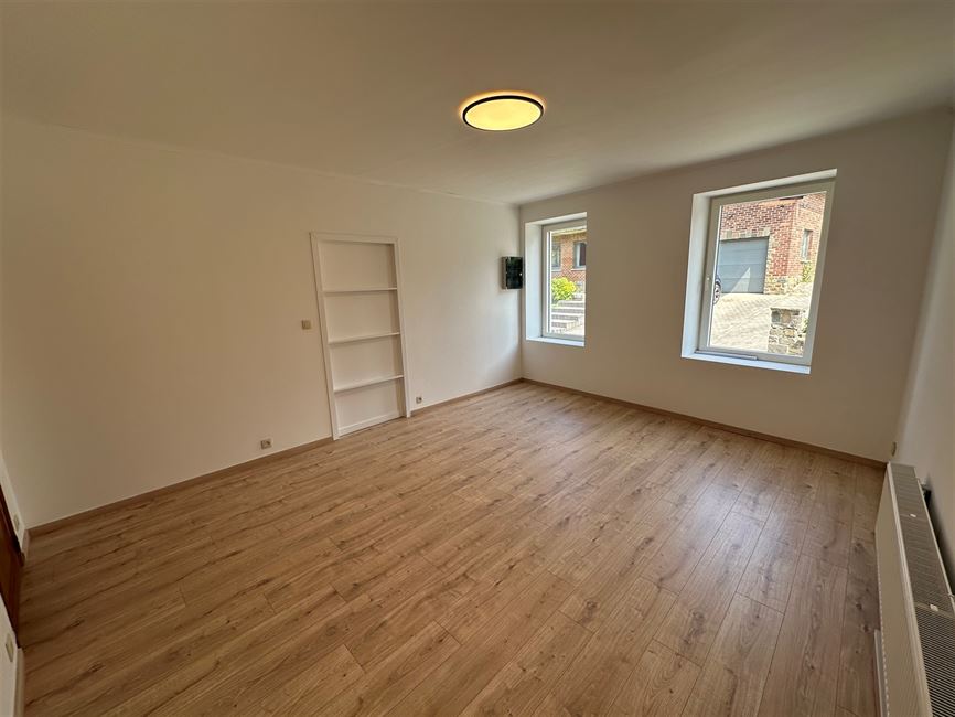 Mignon rdc 1 chambre avec jardin et terrasse communs.