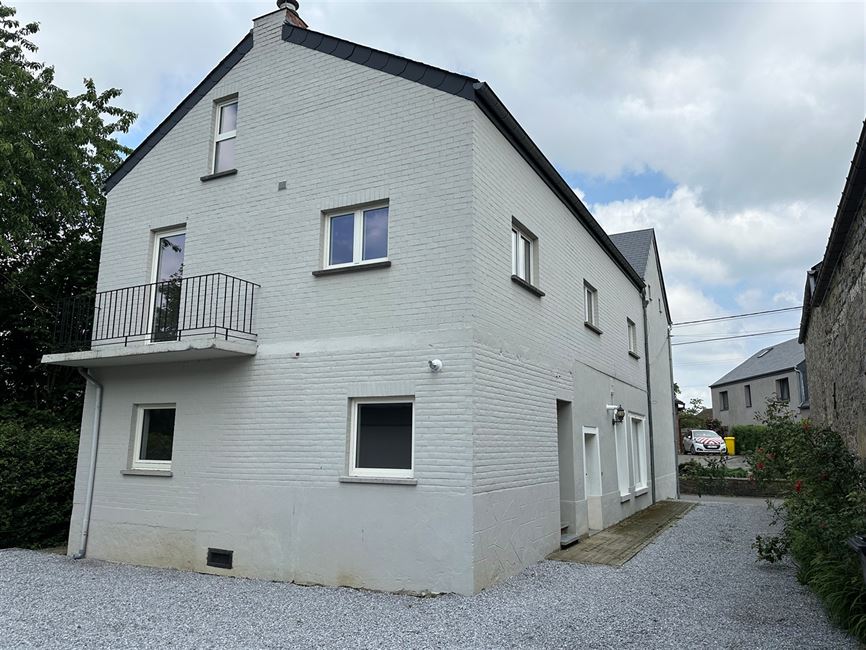 Mignon rdc 1 chambre avec jardin et terrasse communs.