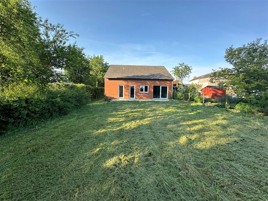 Mignon rdc 1 chambre avec jardin et terrasse communs.