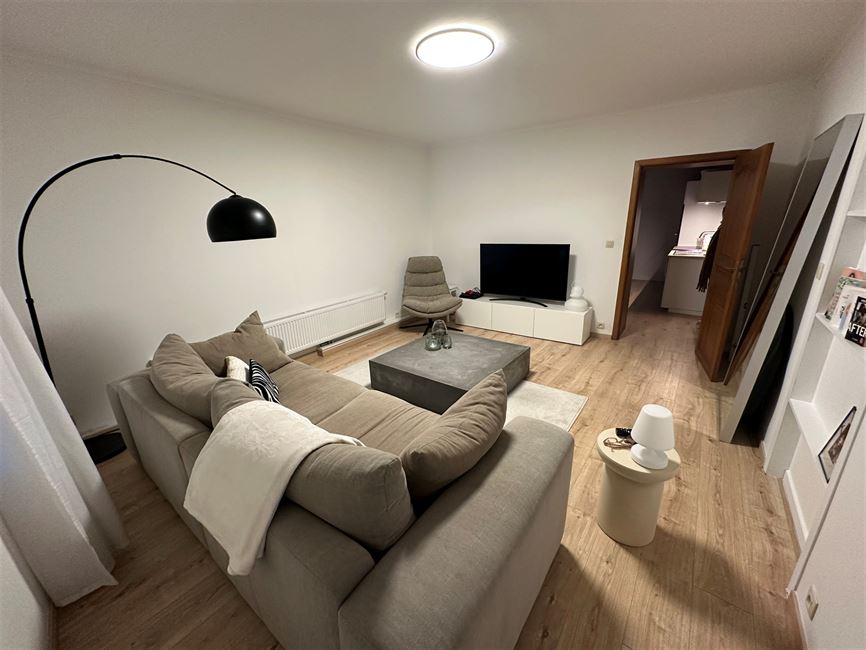 Mignon rdc 1 chambre avec jardin et terrasse communs.