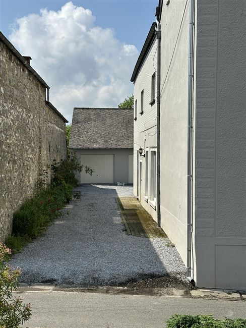 Mignon rdc 1 chambre avec jardin et terrasse communs.